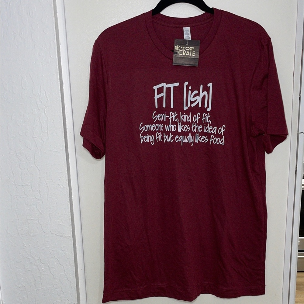 NWT Top Crate Fit[ish] Graphic Maroon T-Shirt